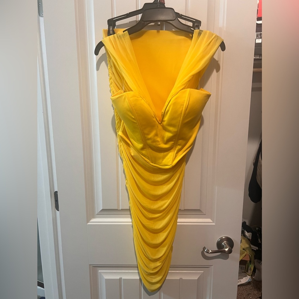 Contemporary Yellow 2piece